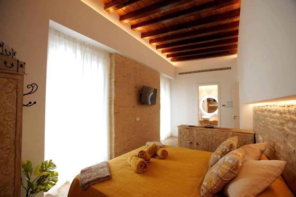 Mini Hotel In The Heart Of Sevilla For Exclusive Usage Exterior photo