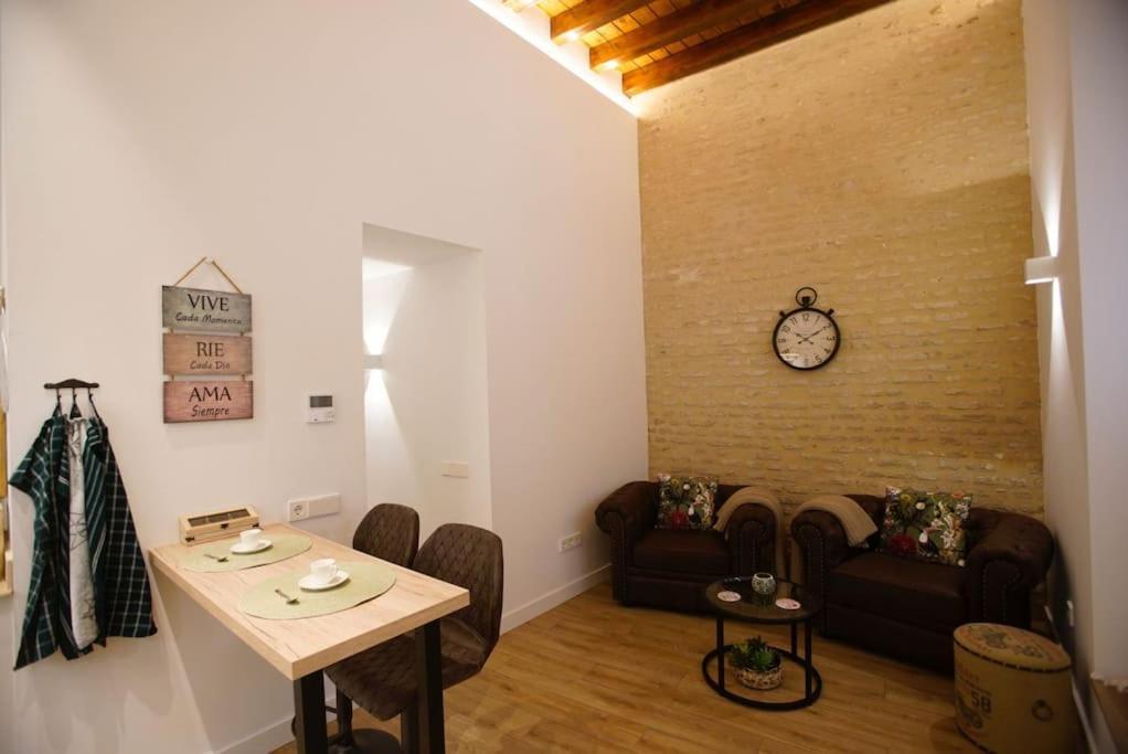 Mini Hotel In The Heart Of Sevilla For Exclusive Usage Exterior photo