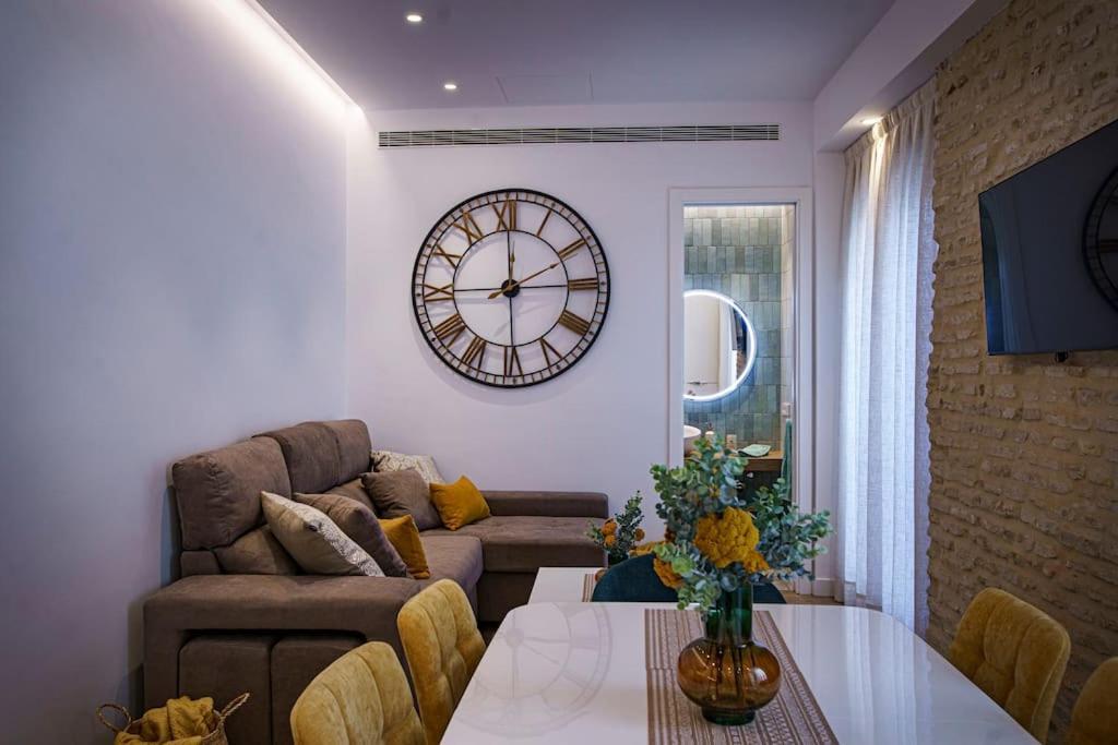 Mini Hotel In The Heart Of Sevilla For Exclusive Usage Exterior photo