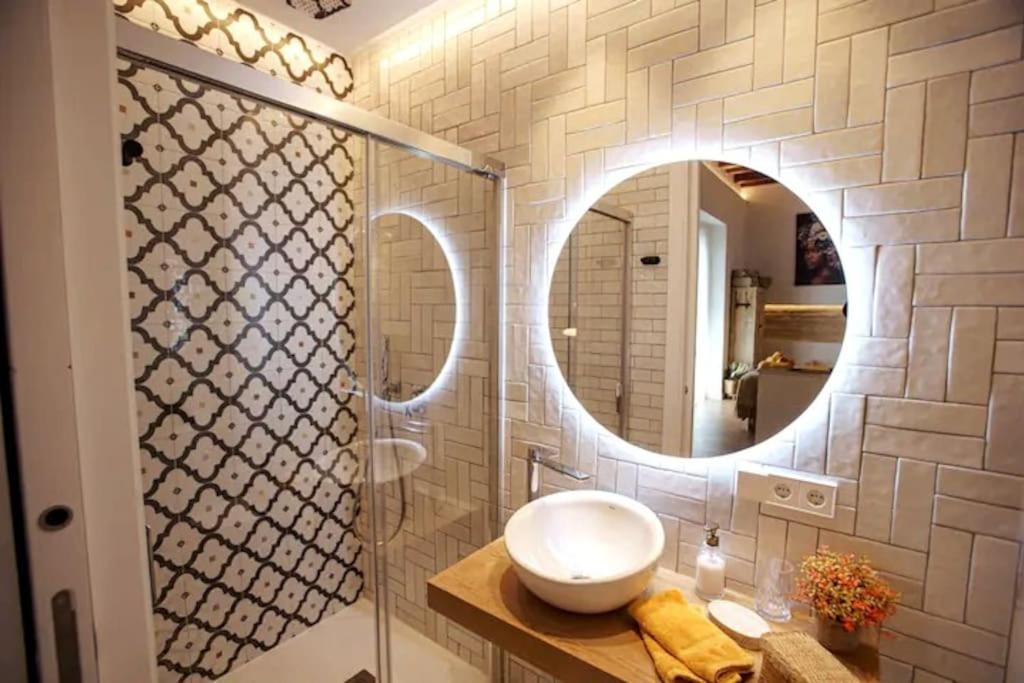 Mini Hotel In The Heart Of Sevilla For Exclusive Usage Exterior photo